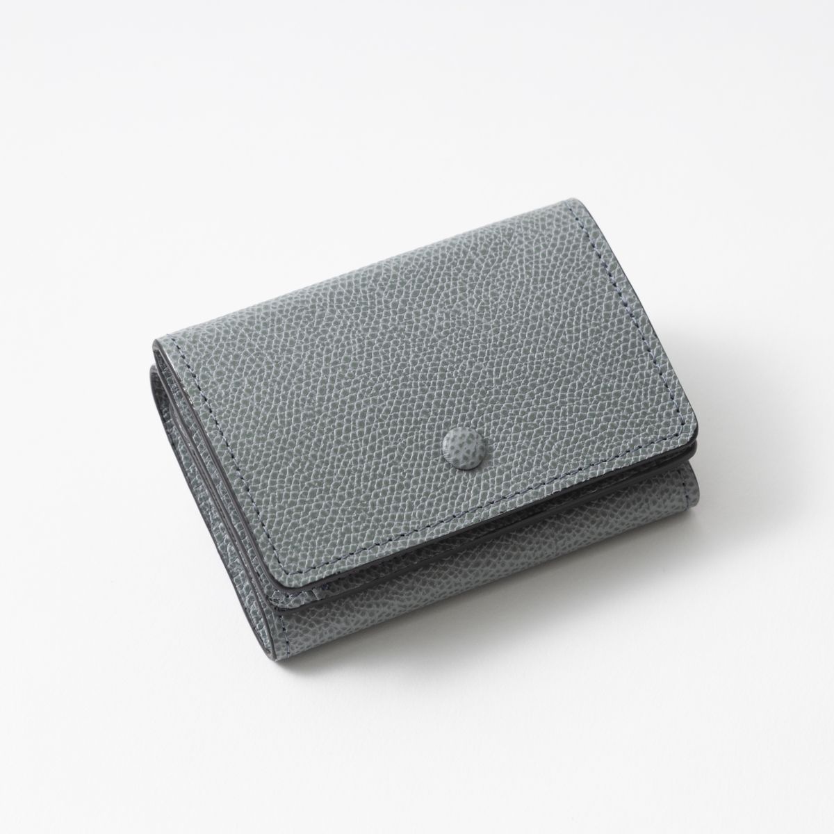 パウダーブルー